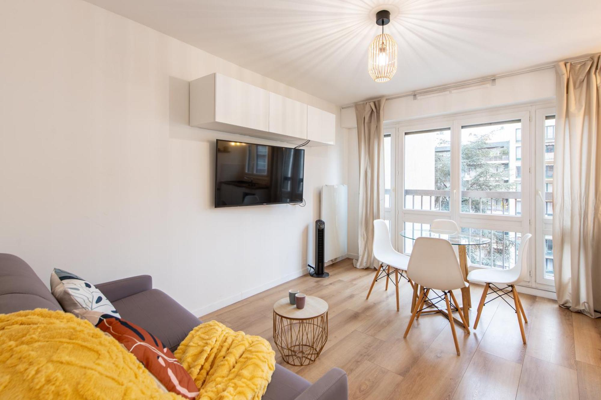 Appartement Amazing - Location Near The Metro, Modern Amenities And Style