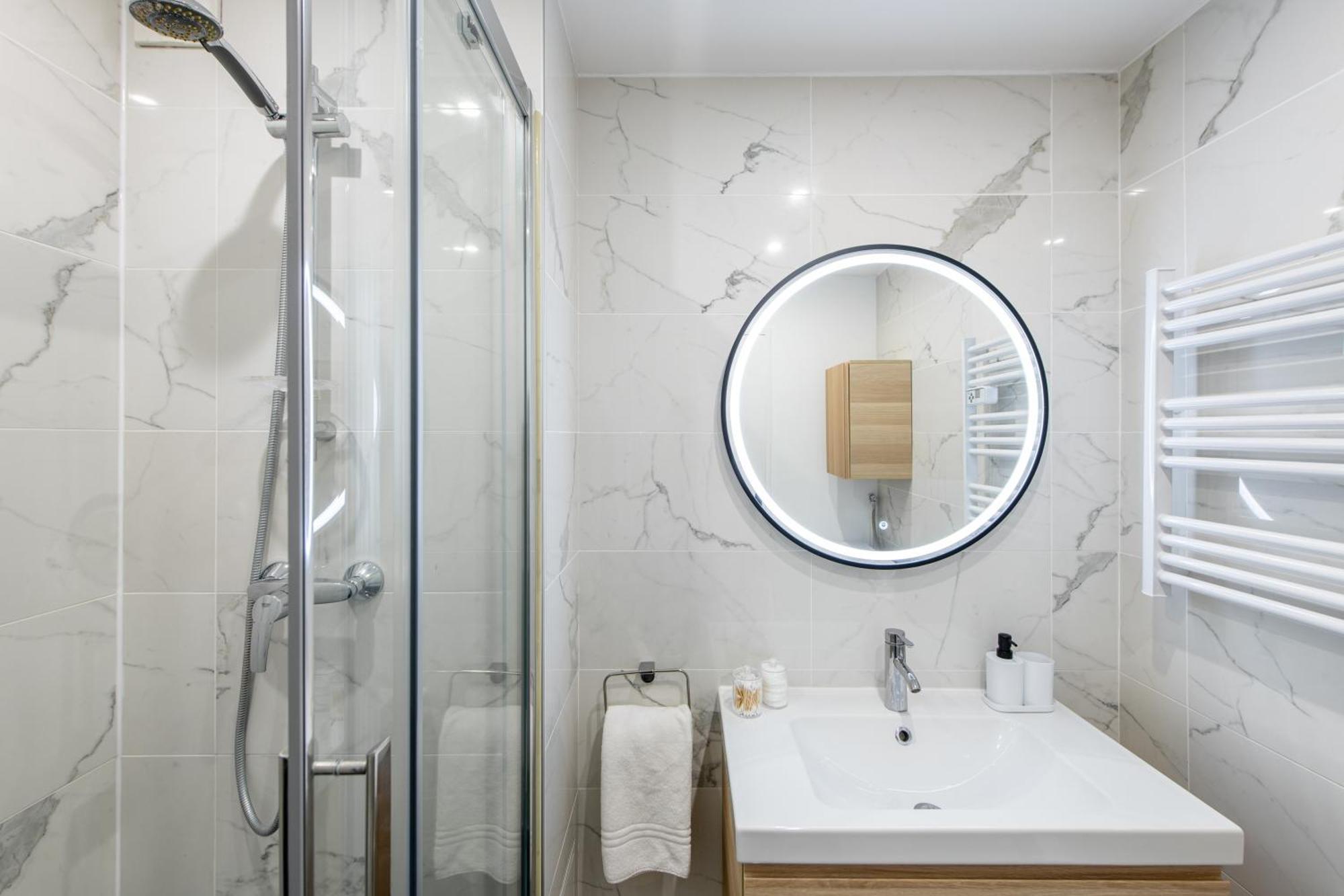 Amazing - Location Near The Metro, Modern Amenities And Style Appartement