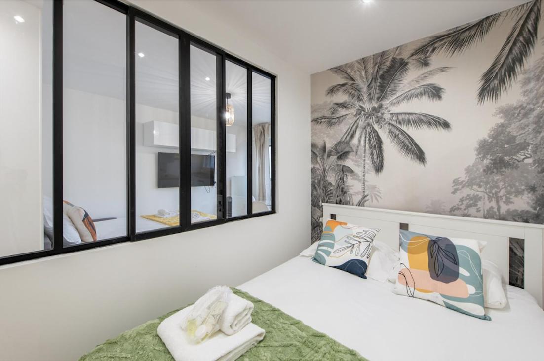 Amazing - Location Near The Metro, Modern Amenities And Style * Parijs
