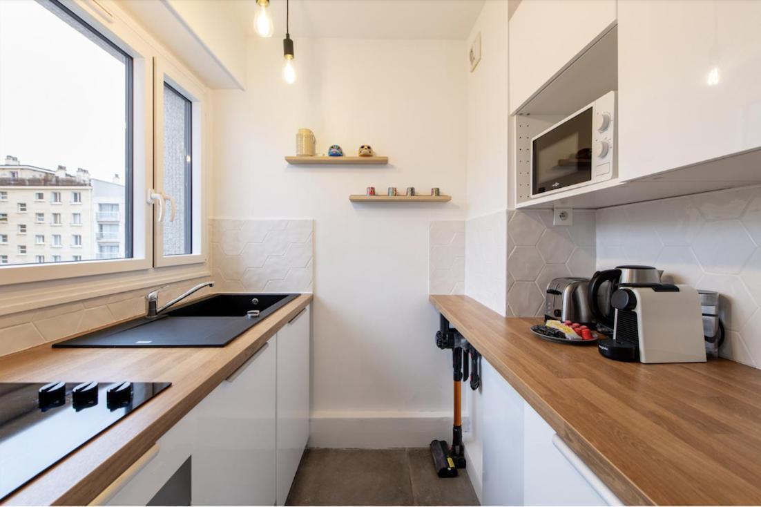 Amazing - Location Near The Metro, Modern Amenities And Style Appartement Parijs