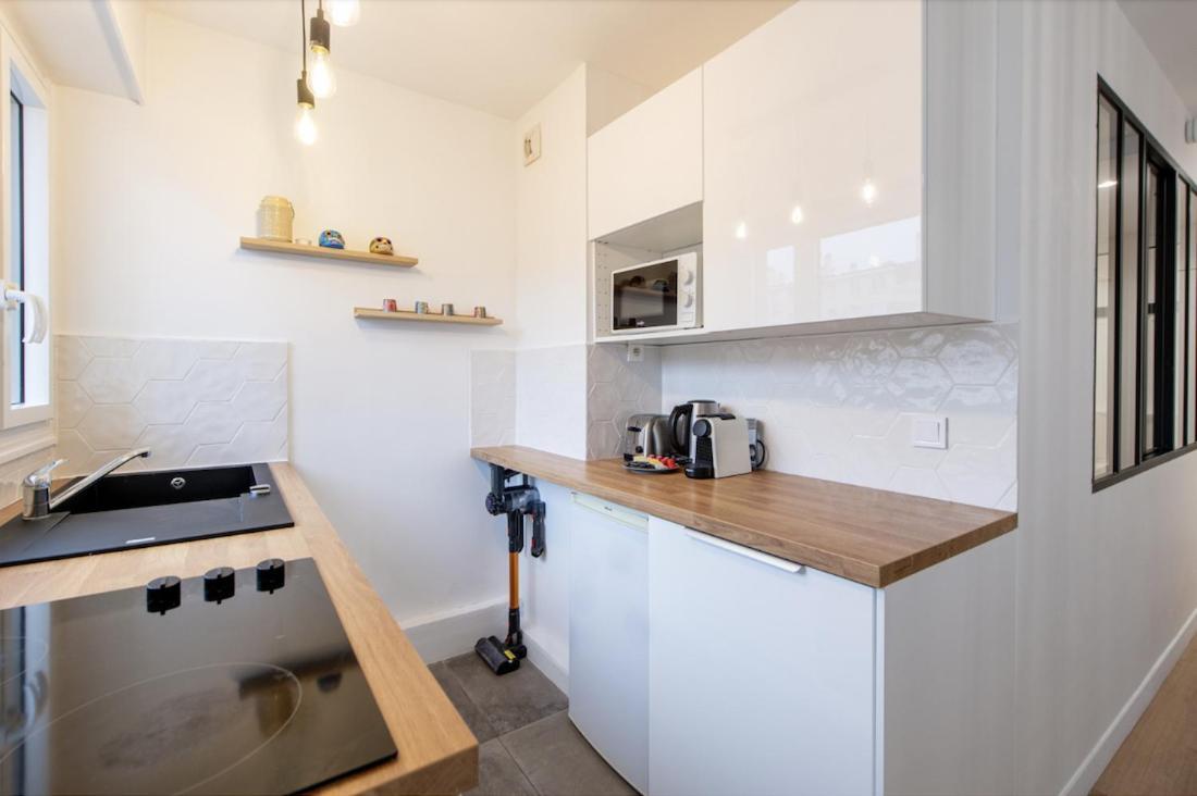 Amazing - Location Near The Metro, Modern Amenities And Style Parijs